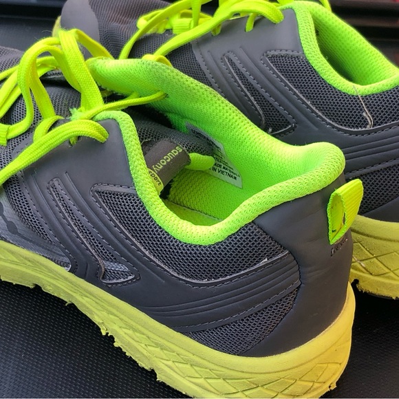 Saucon scohesion Women’s Gray Lime Athletic Running Sneakers Size 5M - Picture 5 of 9